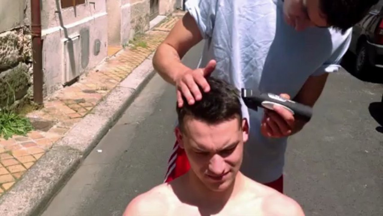 Scène de la vie de banlieue