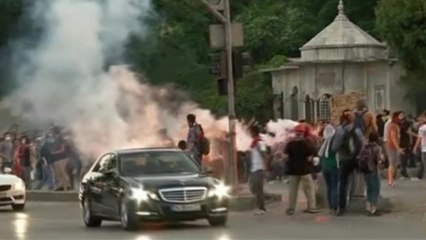 Riots rage into the evening in Istanbul