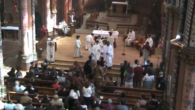 Messe des Peuples 2 juin 2013 Procession des Offrandes