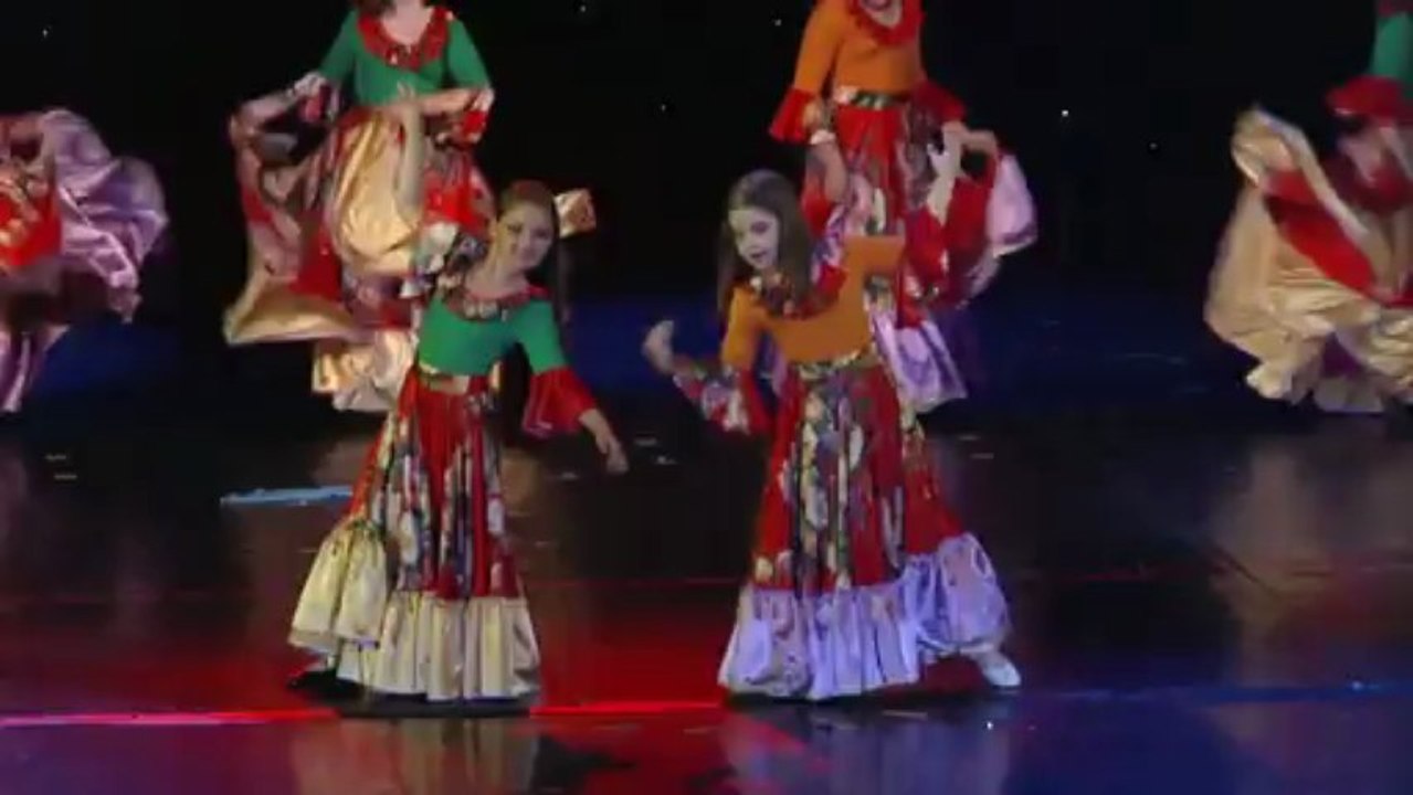 Divadance [Мюзик-Холл 02.06.2013] - Нанэ цоха [детский цыганский танец]