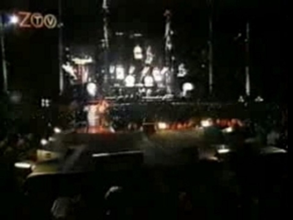 U2 - Mysterious ways from ZOO TV