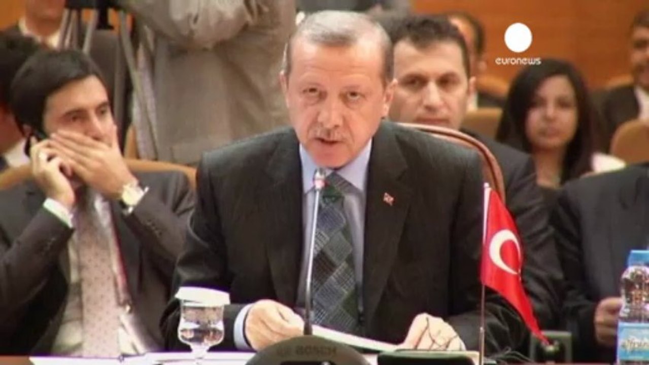 Gül: Demokrasi seçimden ibaret değil