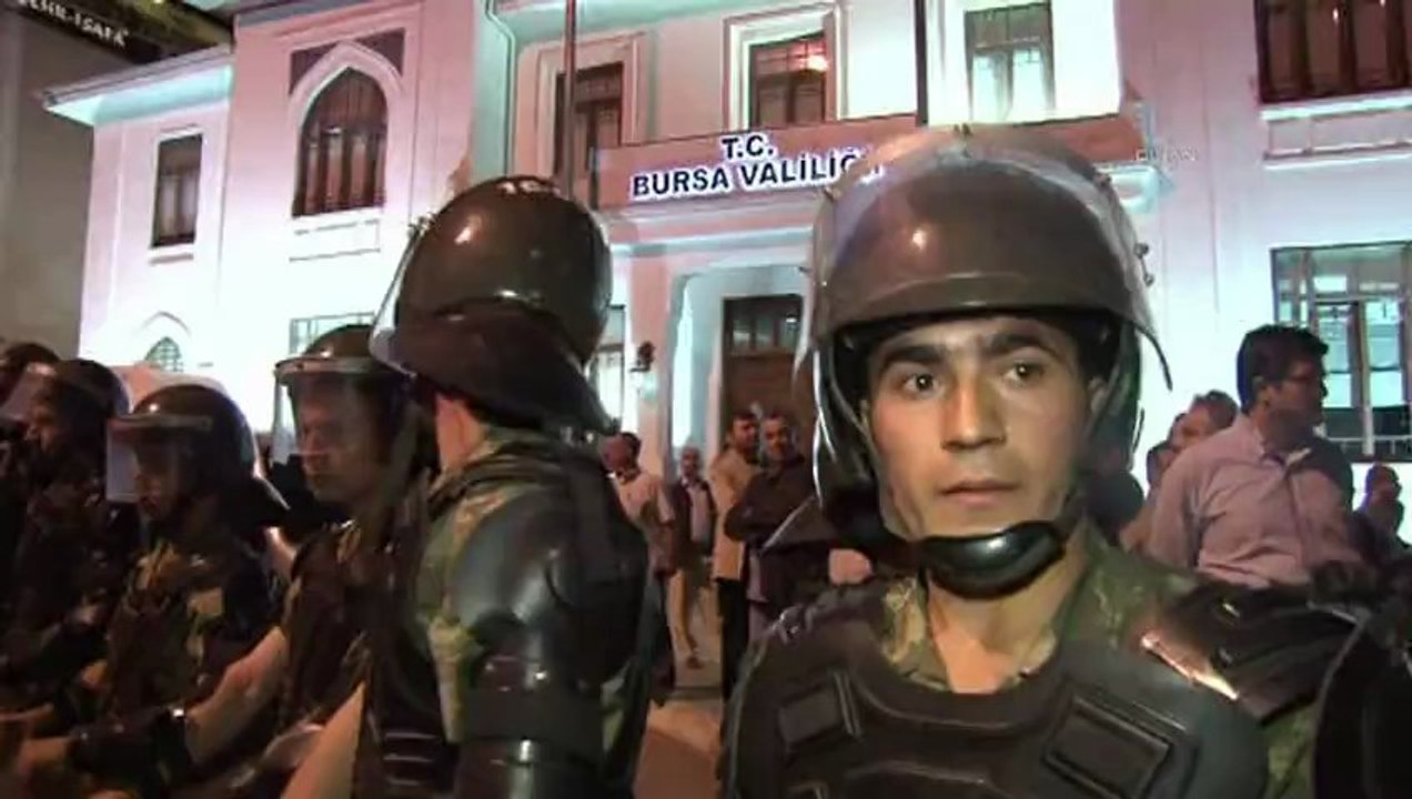 Turkey protests rage through night in several towns