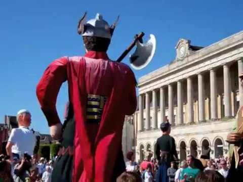 Le cortège des géants à Hazebrouck