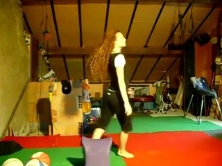 Selyna bogino doing the 5 balls longest routine ever - xd