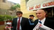 Alemanno contestato alla Garbatella al grido di “Via i fascisti da Roma”