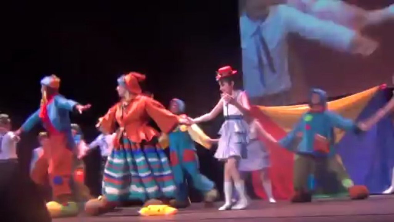 Танец карнавал