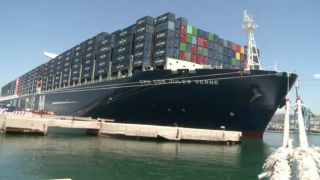 Marseille: Hollande inaugure le MuCEM et un porte-conteneurs
