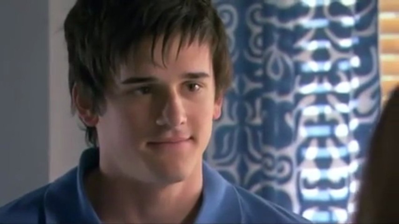 Home And Away 5430