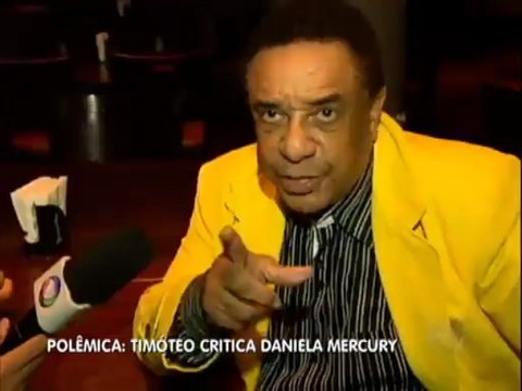 Agnaldo Timoteo - critica oportunismo de Daniela Mercury ao apresentar esposa