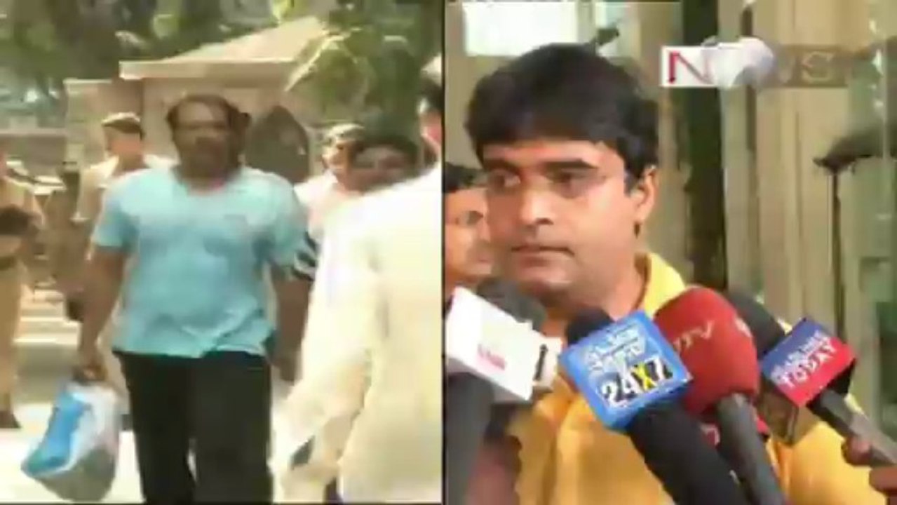 Biggest mistake to sit besides Sakshi Dhoni- Vindoo