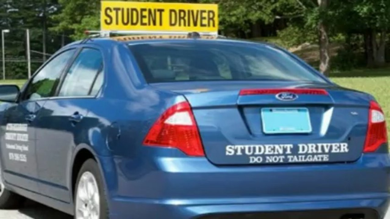 Little LogBook | Are All Young Drivers Really Bad Motorists?