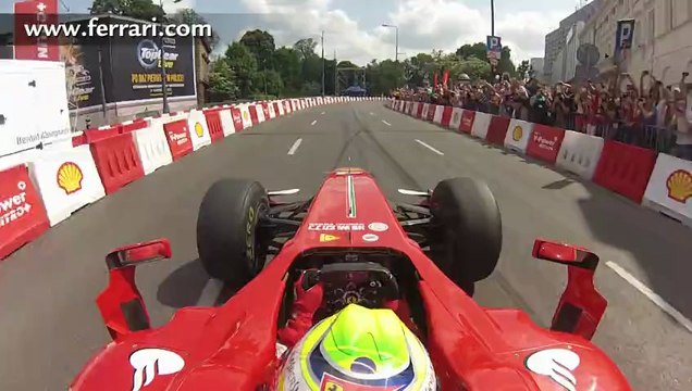Autosital - Tour embarqué avec Felipe Massa à bord de la F60 dans les rues de Varsovie