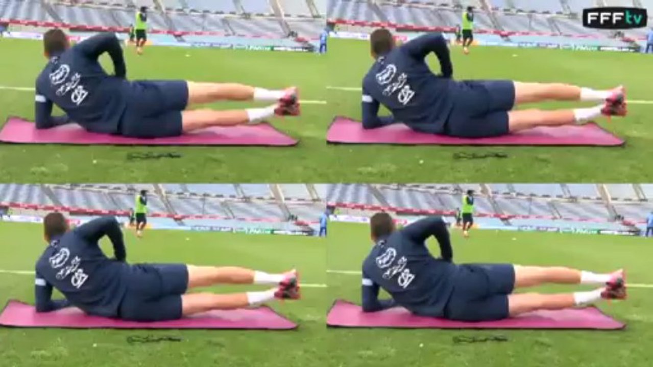 Equipe de France : abdos et gainage avec Benzema