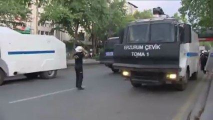 Tirs de grenades lacrymogènes contre des manifestants à Ankara