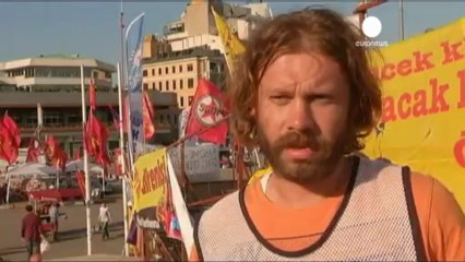 Istanbul attend le retour du Premier ministre turc