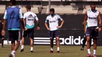 Xabi Alonso 'regatea' al quirófano