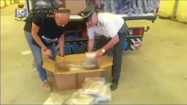 Bari - Sequestro ci circa 1.400 Kg di Marijuana (04.06.13)