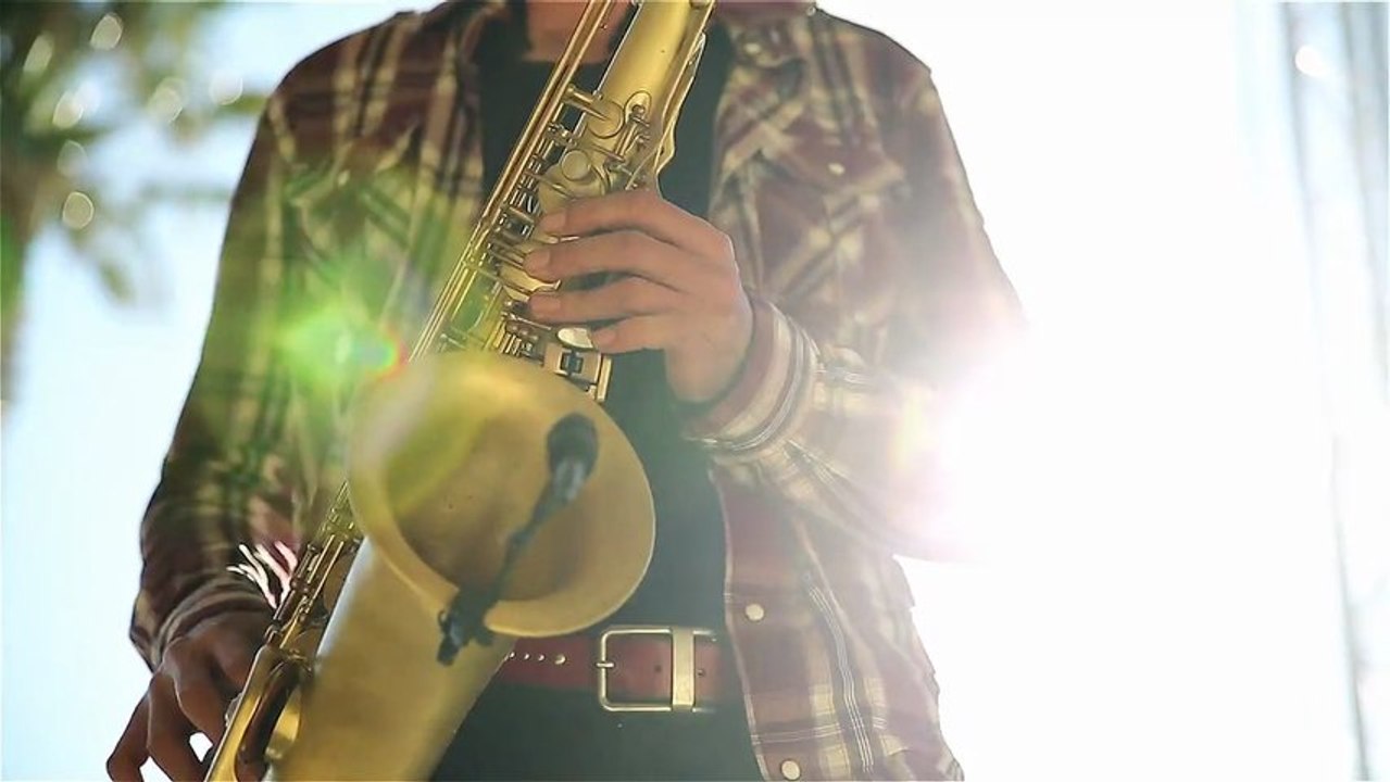 NEVER STOP : "BABYLON CIRCUS VS COPS & STORM" (Babylon Circus)