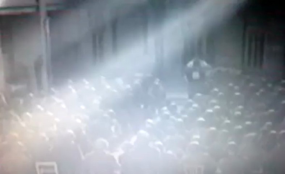 Archive vidéo trés rare de soldats juifs américains réunis dans une synagogue libérée, juste après le débarquement en Normandie.