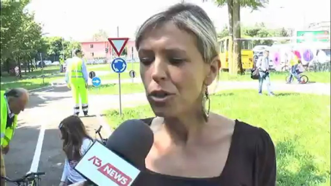 BIMBI A LEZIONE DI EDUCAZIONE STRADALE