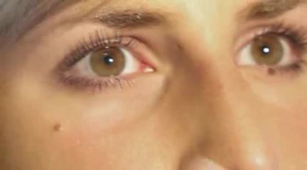 Kaip išsiimti kontaktinius lęšius