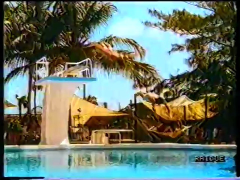 Spot Martini Bianco 1990