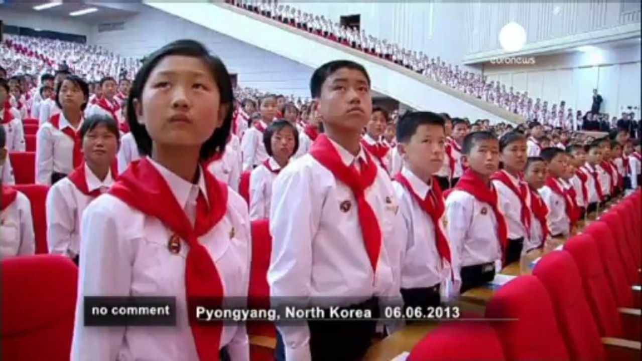 Corée du Nord : journée des enfants... Et... - no comment