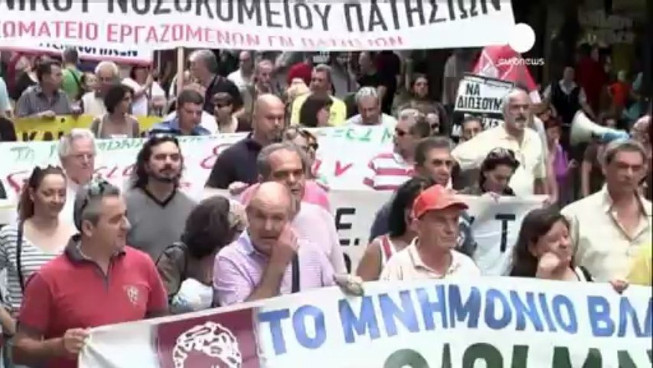 Greek health workers protest against 'destruction'