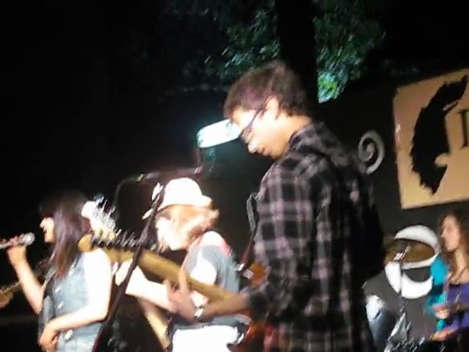 sunday bloody sunday  . cover U2