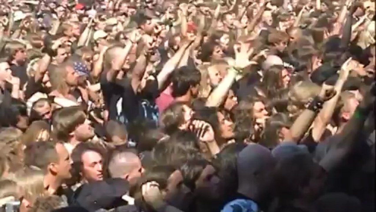 anthrax-caught_in_a_mosh_(live_wacken 2004)