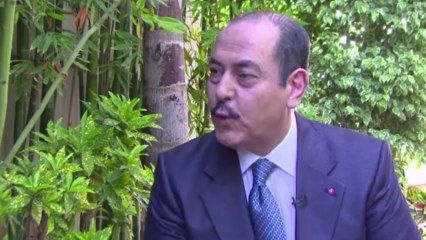 لطفي بوشناق مغني الثورة التونسية: "الفن ينتصر دائما"