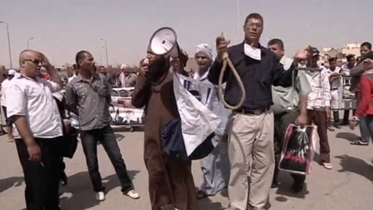 Anger in Egypt court as Mubarak trial adjourned