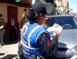 Una policia le dice  andate a la VERGA a policía metropolitano - QUITO JUEVES 6 JUNIO 2013