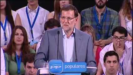 Rajoy augura mejoras en 2014 y Rubalcaba pide reforma constitucional