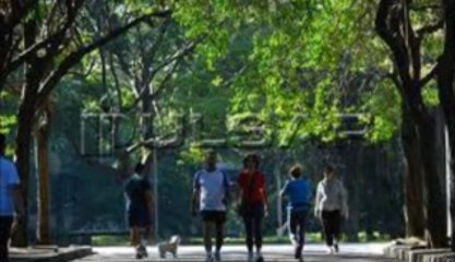 Deus e nosso socorro bem presente na hora da angustia.3gp