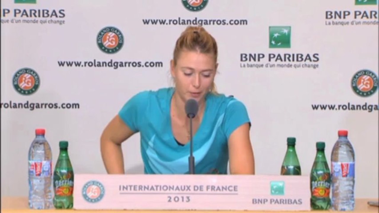 French Open: Sharapova: 'Serena schlägt härter auf als Ferrer'