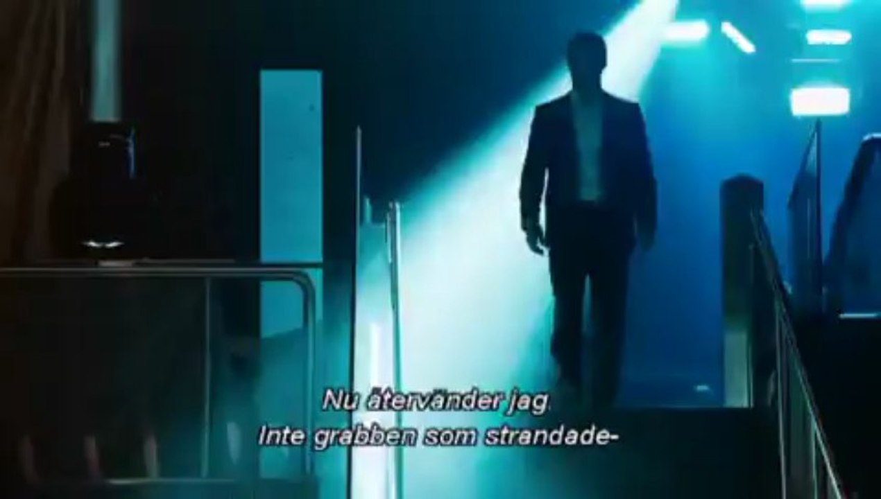 2013.02.05 Stephen Amell @ Promo Arrow (Suède)