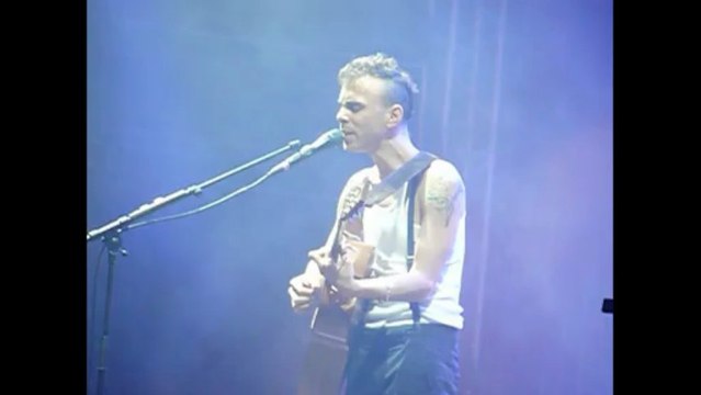 Asaf Avidan en concert à Rouen pour l'Armada