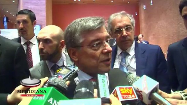 Letta alle imprese in crisi: il governo farà la sua parte, elimineremo lo stipendio dei ministri