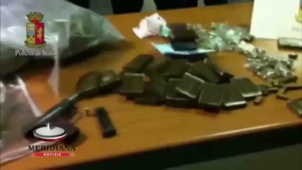 In cameretta nascondeva 3,5 kg di droga e una pistola. Fermato un 36enne romano