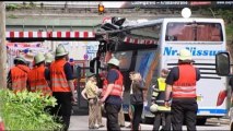 Germania. Autobus s'incastra sotto ponte: 40 feriti