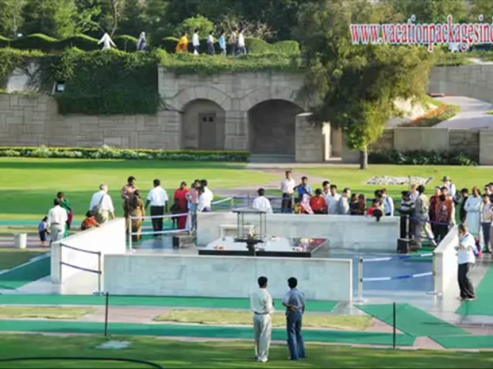 Get Great Offers in Golden Triangle Vacation Packages