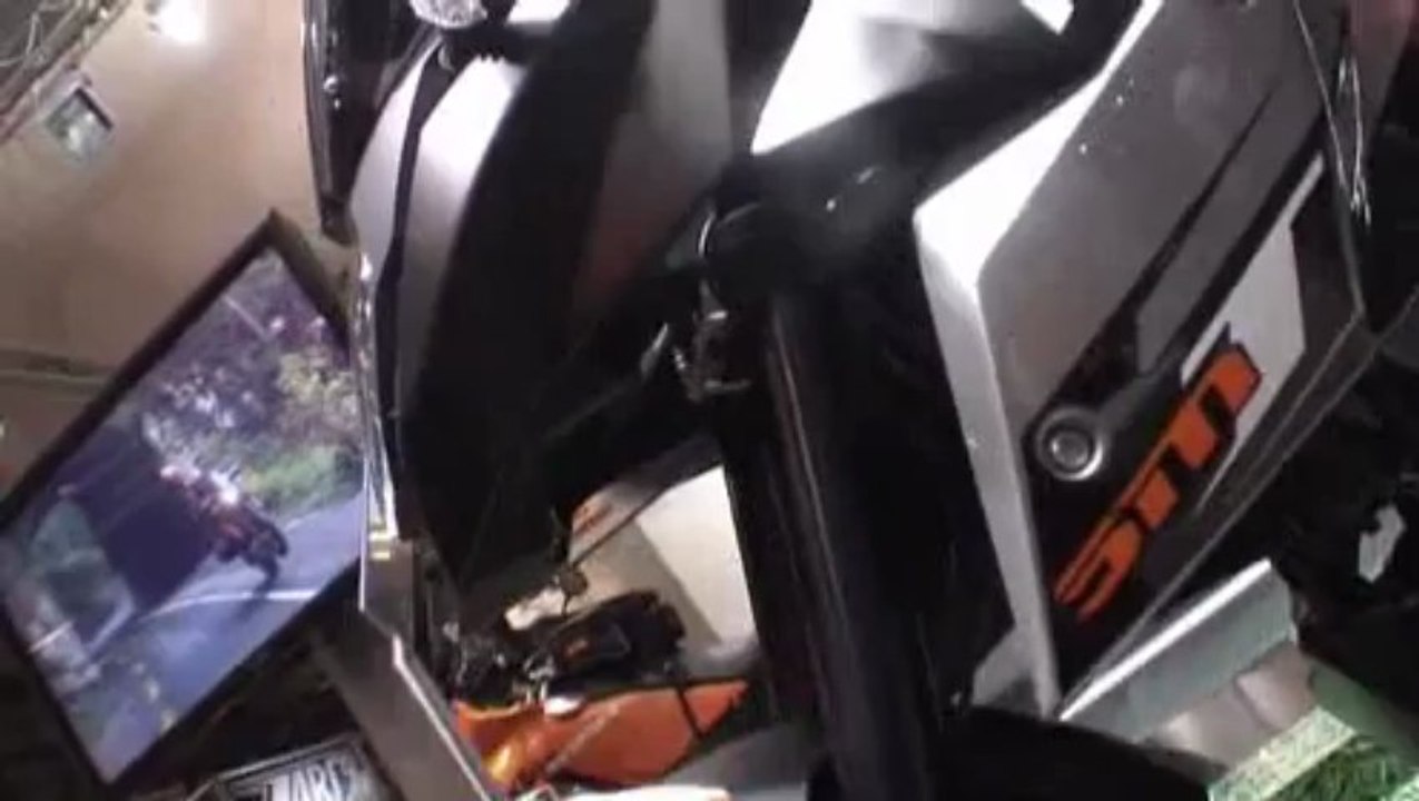 Vidéo : KTM 990 SMT