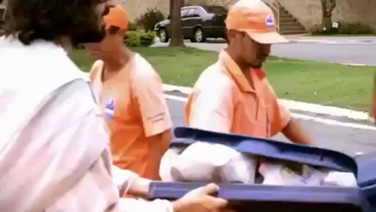 Veja o que acontece quando você acha que está só (OFICIAL)