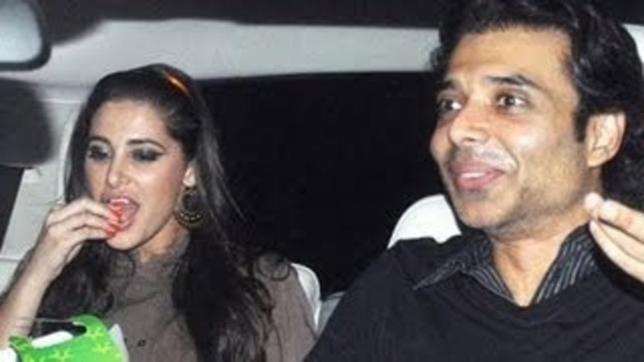 Nargis Fakhri Denies Dating Uday Chopra !