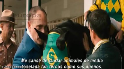 John Malkovich salva la vida a un hombre con un torniquete