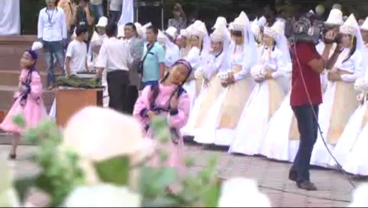 50 çift dünya evine girdi