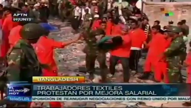 Trabajadores textiles de Bangladesh exigen seguridad y mejor salario