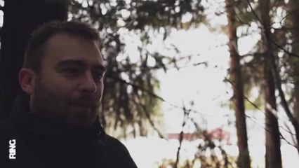 ENTRETIEN AVEC LAURENT OBERTONE DEVANT LA "BREIVIK FARM"